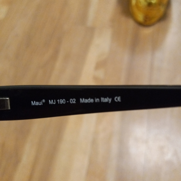 Maui Jim black sunglasses - Picture 6 of 7